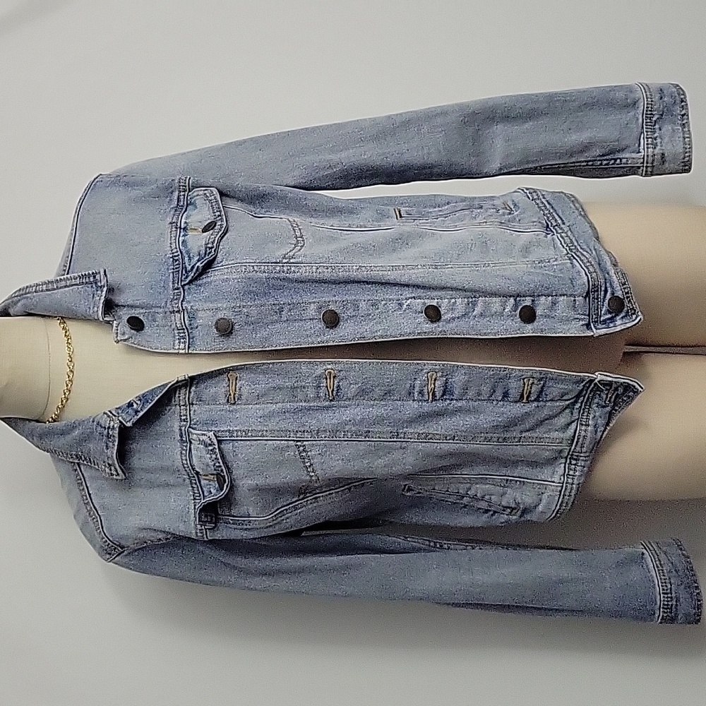 New Universal Thread Freeborn Denim Jacket Faded Wash Size Large
